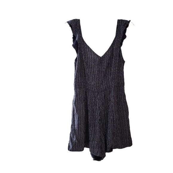 American Eagle Outfitters Romper Size Medium NWT - Picture 1 of 6